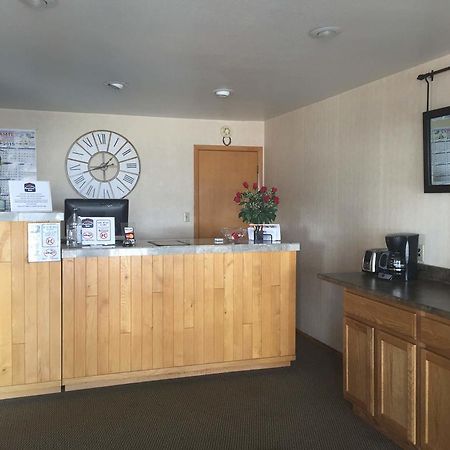 American Inn โคลบี ภายนอก รูปภาพ